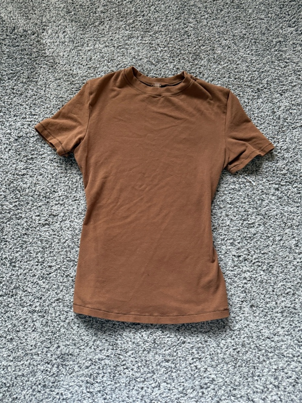 SKIMS Short Sleeve Tee in Brown